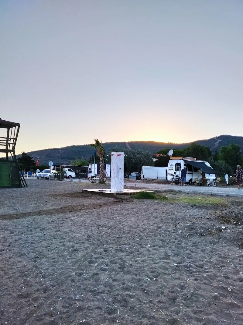 Doğanbey Sakız Ağacı Mevkii Halk Plajı görünüm