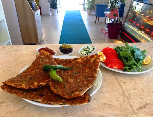 Gümüldür Mavi Deniz Pide & Kebap & Zeytin Yağlı detay