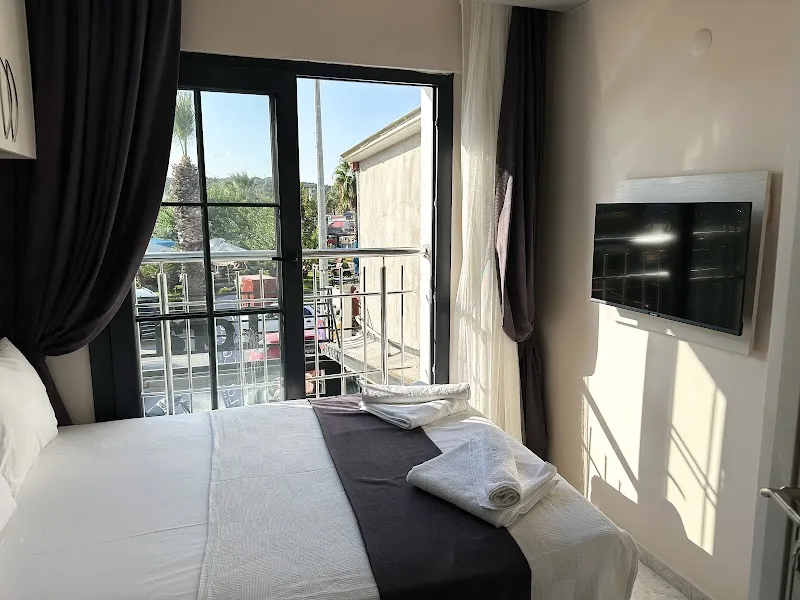 Marina Lora Pansiyon Sığacık detay