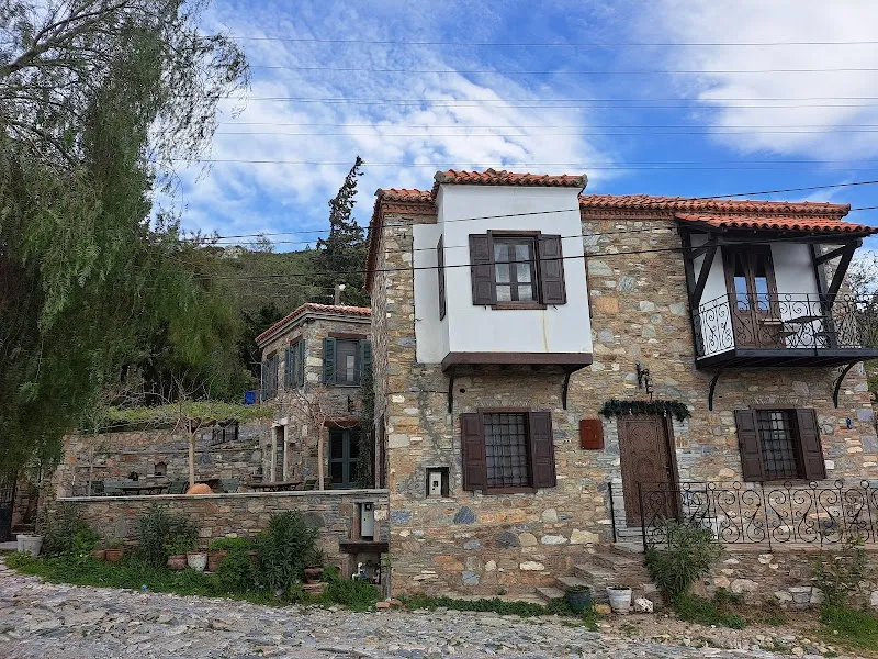 Puli Stone Houses