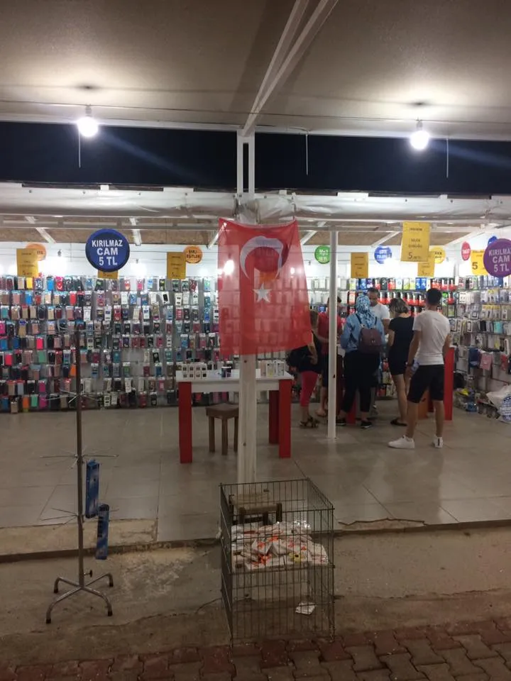 Ürkmez Gece Pazarı